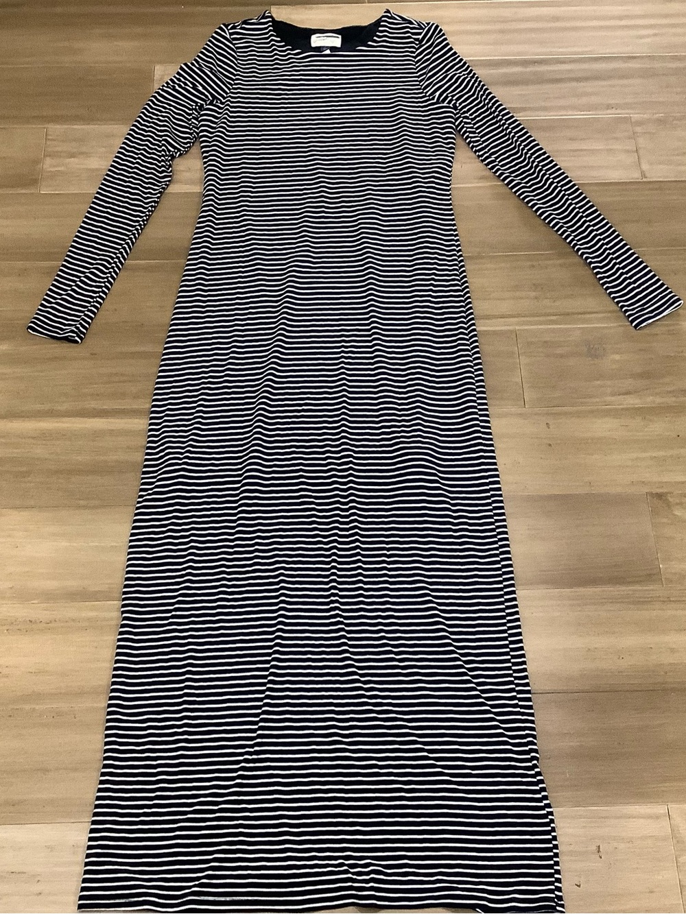 Universal Thread Black & White Striped Long Sleeve Maxi Dress small NWT.